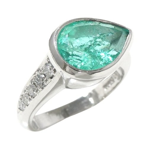 Pt900 エメラルド2.36ct & ダイヤ0.15ct リング