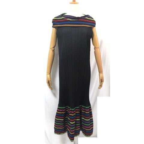 【美品】ISSEY MIYAKE PLEATS PLEASE ワンピース 黒系柄