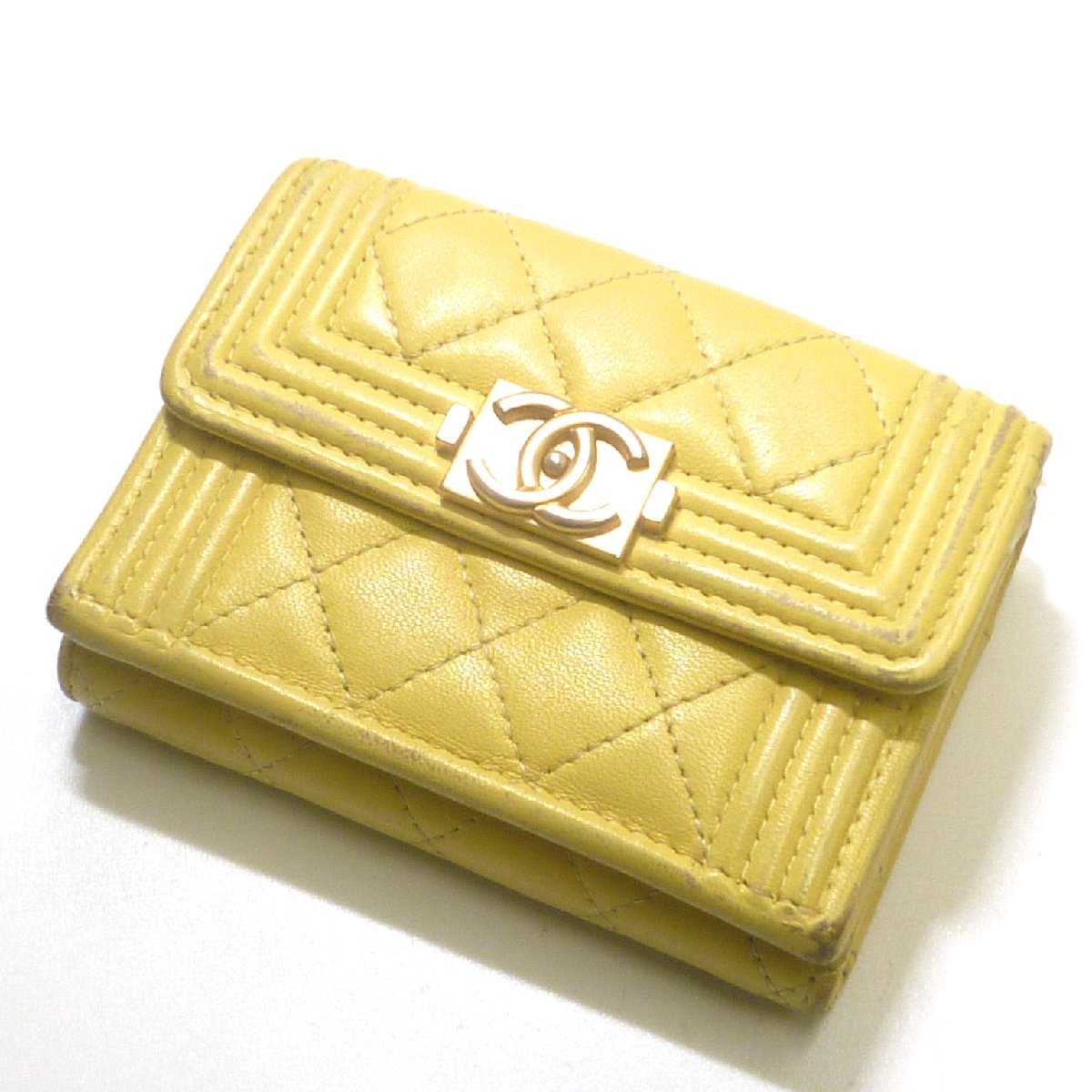 CHANEL ボーイシャネル 三つ折り財布
