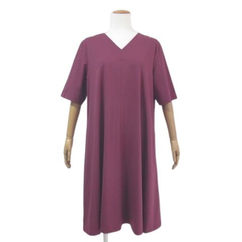 【美品】23区 コンパクトポンチ Vネックワンピース